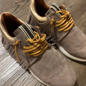 Shu Shop Shoes - 7.5 size - Tan